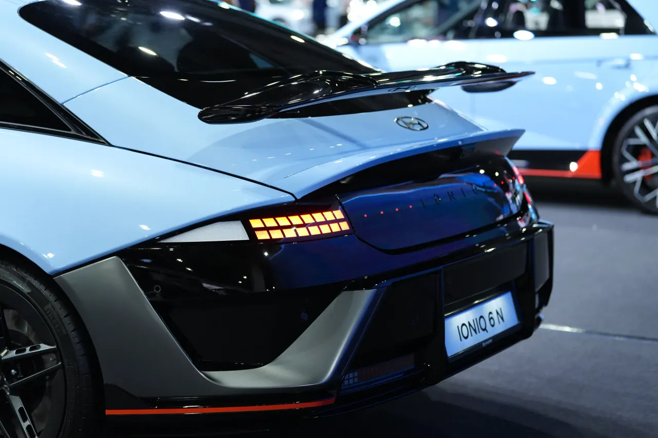 Aerodynamic rear wing detail on a concept coupe
