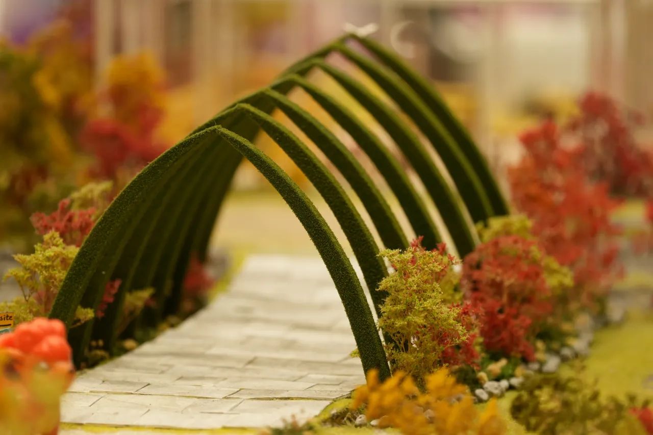 Arched bridge detail, shallow depth of field at 400mm